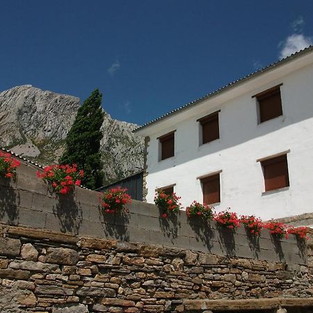 Apartamentos Arcos De Solana Vilas del Turbon المظهر الخارجي الصورة